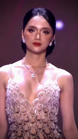 Nét nèn nẹt Toàn là kim Cương trên bộ Dạ Hội đêm bán kết của chị @HƯƠNG GIANG #missuniverse #huonggiang #viral #xuhuongtiktok #lamdeptanphudongnai 