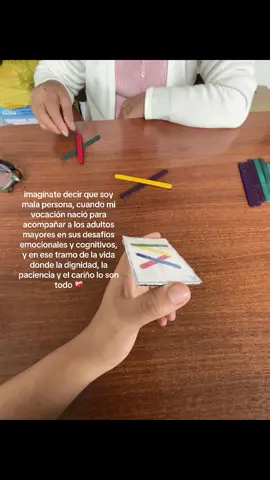 promover el bienestar de las personas adultas mayores es acompañar sus procesos emocionales y cognitivos, fortalecer su autonomía y garantizar un envejecimiento digno, respetado y humanizado 🤍 #paratiiiiiiiiiiiiiiiiiiiiiiiiiiiiiii #psicologia #saludmental #viral #fyp 