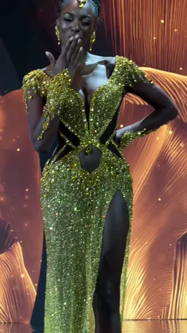 I am a fan of this representative woman of this country.