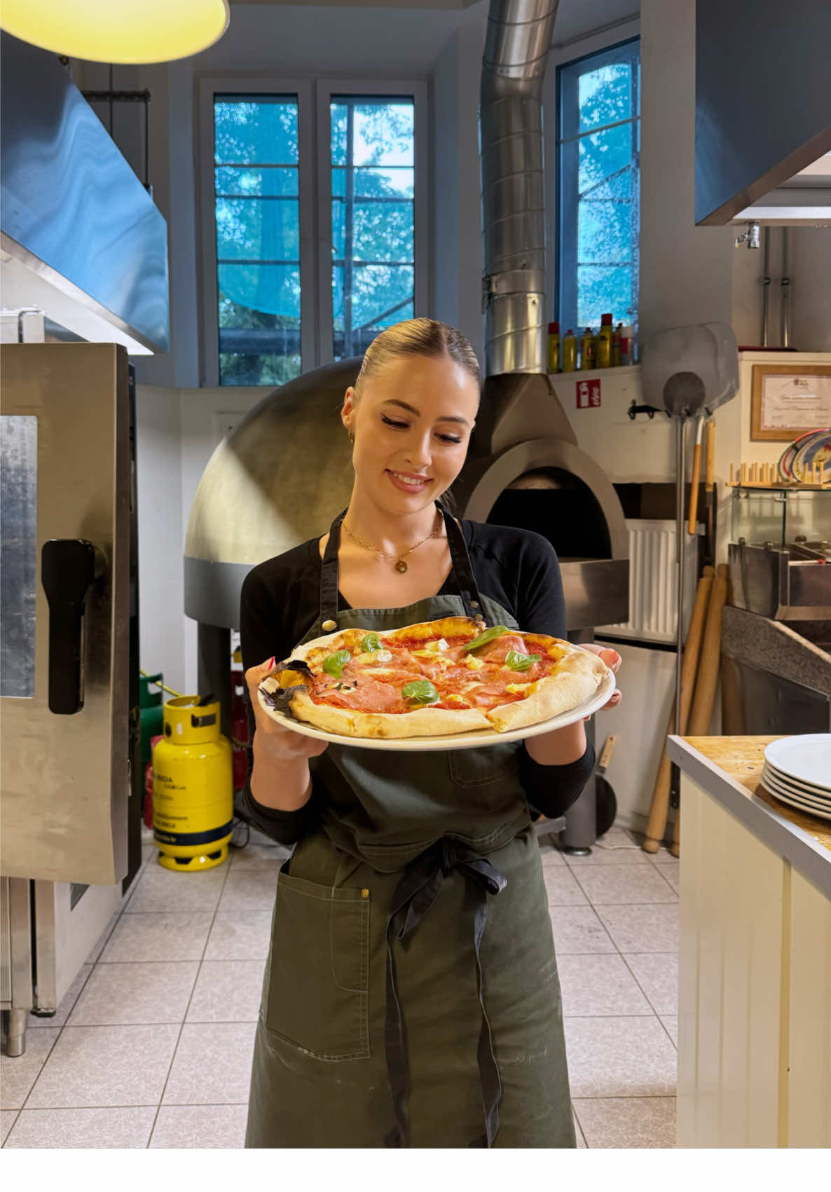 I made pizza.. kinda 😅🧸