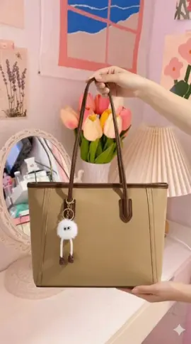 Perfect for any ootd #classybag #bagsforwomen #womensbag #shoulderbag 