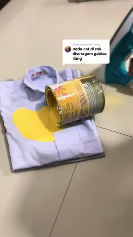 Membalas @hesty Noda Cat Mau Di Seragam Putih Atau Rok Sekolah Bisa Banget Loh Bun😬 Cukup Direndam Aja Pakai Cloth Stain Remover Dari Unikleen😍 Gaperlu Effort Sikat Kucek Noda Cat Bandel Auto Rontok👀 #unikleen #unikleenclothstainremover #unikleenpembersihnoda 