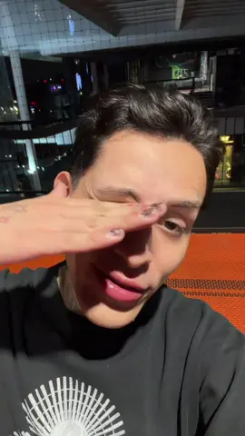 Acrobacias con @Patricio Razo 😝💫 y @Javier Rojo 