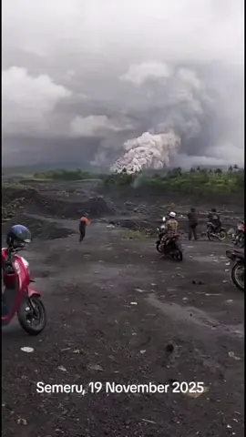#semeru #gunungsemerumeletus  #semuaorang #semuaorangtiktok 