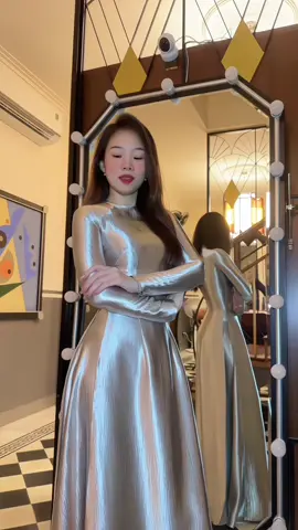 🥳Ai ngủ ngon Ai mất ngủ giơ tay lên cô Phương xem nào 😂🤣😂🤣✅ Kết thúc seri áo dài màu bạc nha, đổi qua màu khác nhé cả nhà iu 🥰   😘🍀🥳❤️🫶🤩🫣👏🌈🎀🎉#TrucPhuongAD #aodaiCAOKIM #lụasiêubóng #trending #xuhuong 