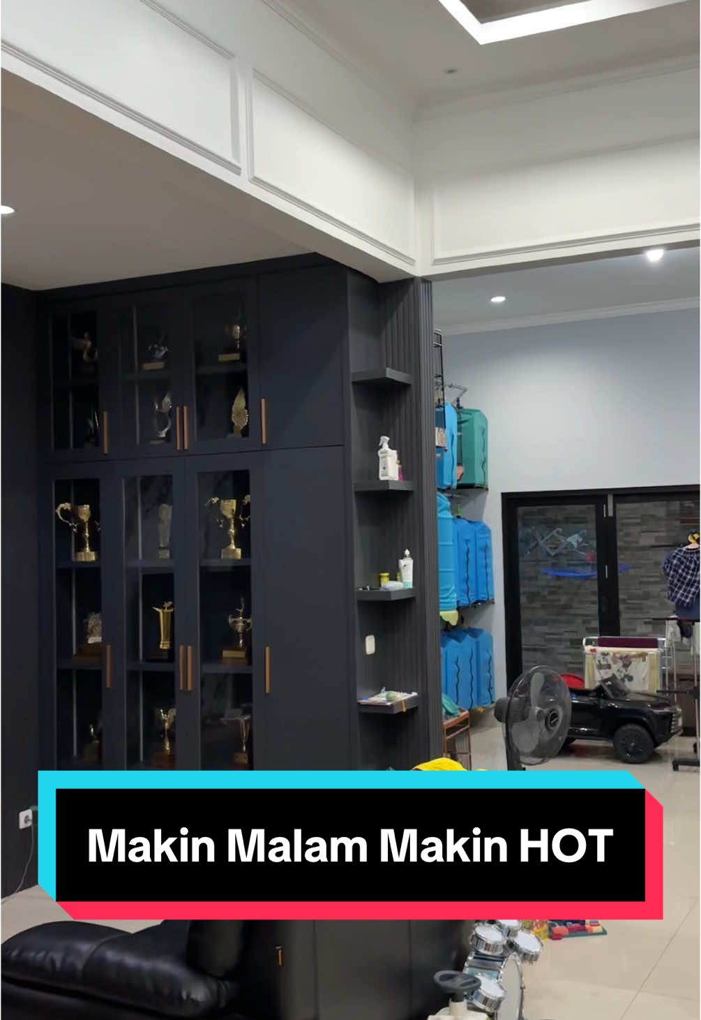 Makin Malam Makin HOT