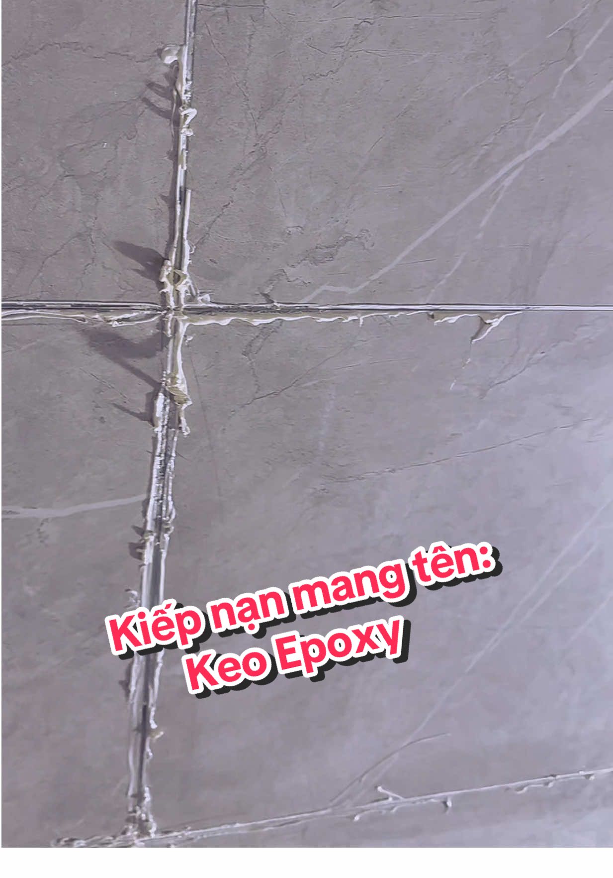 Người biết làm thì không cho làm, người không biết làm thì lại làm. Mải việc cơ quan không để ý, trưa về phải yêu cầu cắt mạch đi lại. Kiếp nạn mang tên: Keo Epoxy. #HanhTrinhXayNha #xuhuong #ChiaSeKinhNghiemXayNha #nhacap4mainhat #kiepnan82 