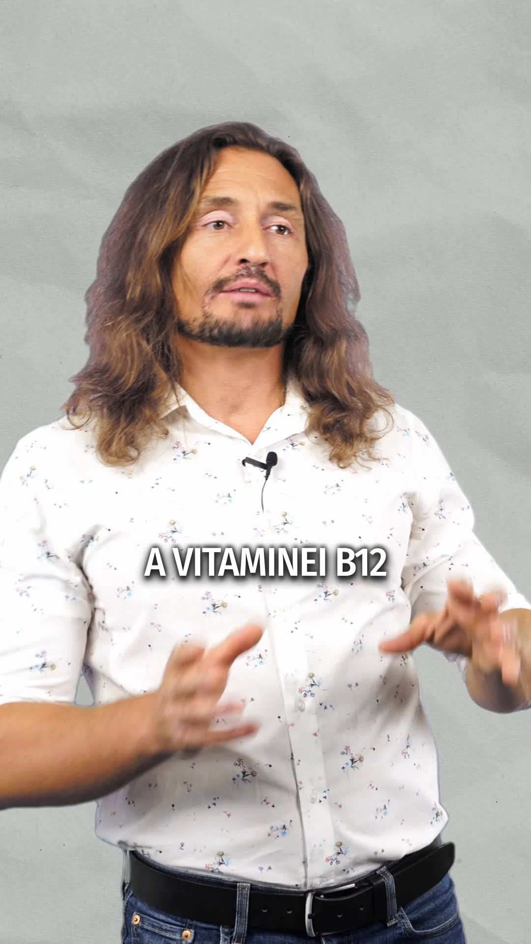 Pe lângă evaluarea folatului, a vitaminei B12 și testarea genei MTHFR, există încă un marker esențial: homocisteina! 🩸 Iar aceasta trebuie interpretată împreună cu alți parametri care evaluează inflamația și riscul cardiovascular, despre care am discutat pe larg într-un alt video din seria ANALIZE: https://vist.ly/4f6zt Poți efectua analizele la orice laborator dorești, dar eu îți recomand laboratoarele MedLife, împreună cu care am creat 3 pachete speciale: Basic, Avansat și Premium. MedLife are puncte de lucru în toată țara și, folosind codul „DRCEZAR10”, vei beneficia de un discount de 10%. Analiza MTHFR nu este inclusă în pachete și trebuie solicitată separat, deoarece se efectuează o singură dată-n viață. Dacă ai mutații ale genei MTHFR și homocisteina este crescută, este bine să: eviți suplimentele cu acid folic alegi suplimente cu metilfolat și vitamina B2 consumi mai multe alimente bogate în folat natural și să folosești drojdie inactivă nefortifiată, pentru a evita acidul folic sintetic Pentru adulți, doza zilnică recomandată de folat este de aproximativ 400 micrograme (μg). În cazul femeilor însărcinate, nevoia crește la 600-800 μg, iar în cazul celor cu homocisteina crescută pot fi necesare doze de până la 800 μg. Vizionează materialul complet de pe canalul meu de YouTube în care îți explic de ce acidul folic din suplimente NU este întotdeauna soluția corectă și ce rol are mutația MTHFR în metabolizarea folatului. Ți-am lăsat link în primul comentariu. . . . #DoctorCezar #DrCezar #VitaminaB9 #AcidFolic #Folat #AnalizaHomocisteinei #Homocisteina #MaterialNou #Preventie #IatiSanatateaInPropriileMaini