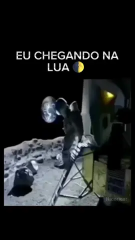 pobre é cagado ...enfim vou pra lua🌛#lua #pobre #viagemdossonhos #foguete #vixi 