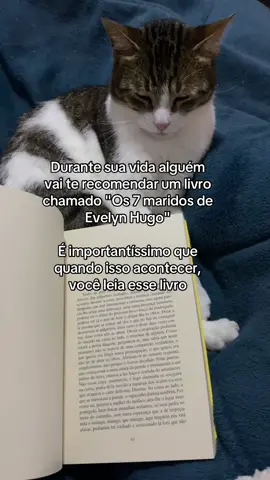 Evento canônico na vida de toda lésbica… #books #livrostiktok #booktoker #BookTok 