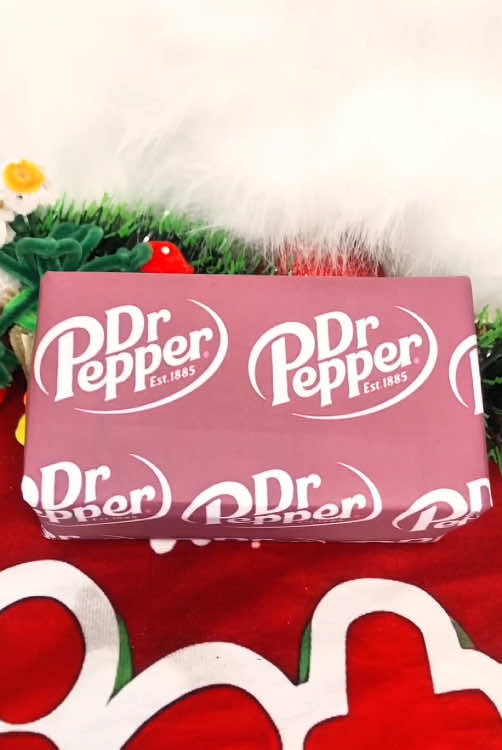 I Could Fold Dr Pepper All Day Long 😂🎁 #wrappinggifts #merrychristmas #fyp #drpepper #drpepperedition 