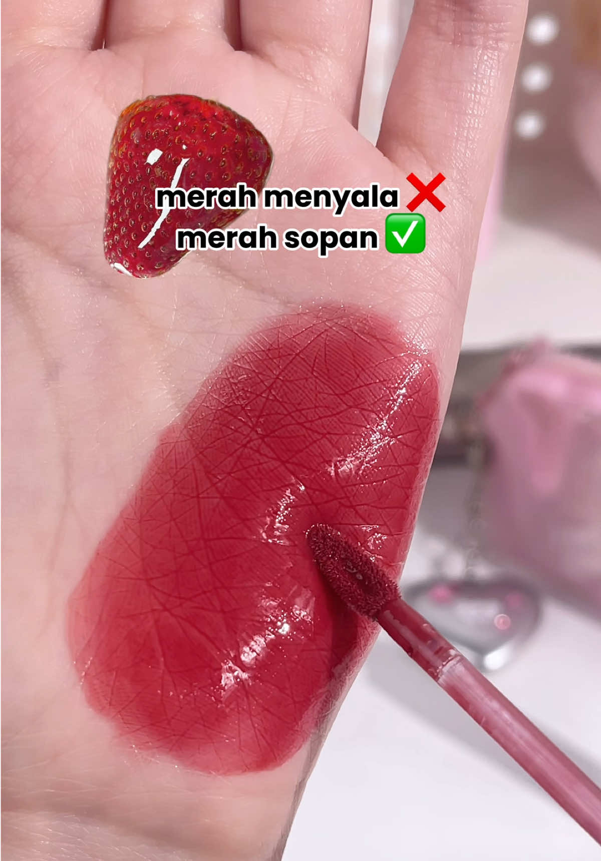 Cantik bgt kan merahnyaa😍😍 #barenbliss #barenblissID #JoyfulCleanBeauty #red #lip 