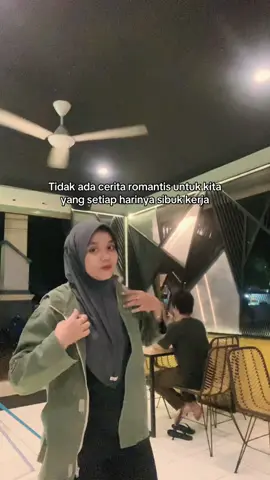 kerja aja kerja , kerja juga enak🥺 #fitcheckgirl #quetos #kerjakeras #outfit 