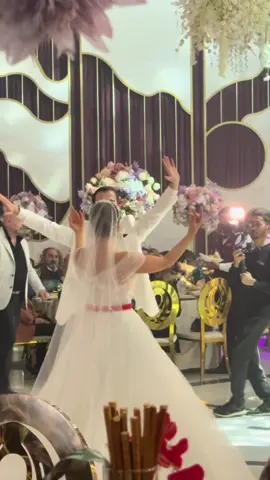 Bu günki kimi xoşbəxtlik qanadlarında daima zirvələri fəth edin. @AyGün.Fatullayeva 