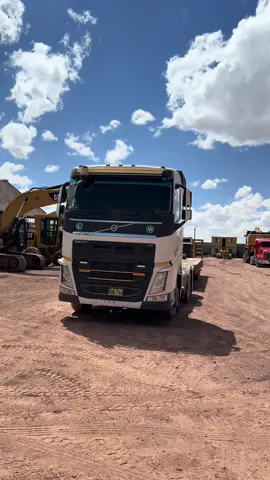 En el nombre de DIOS todo es posible😚💙#paratiii #viral #excavadora #trabajos #caterpillar 