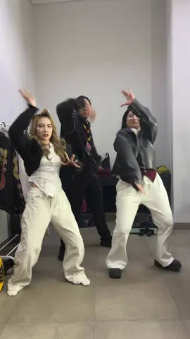 Sikisnya kena grgr indo ga juara😭 @Juliaaa @SKYLA TV 