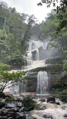 wajib cb datang langsung ksinii!! #bedawant #kalimantanbarat #airterjun #trip #fyp 