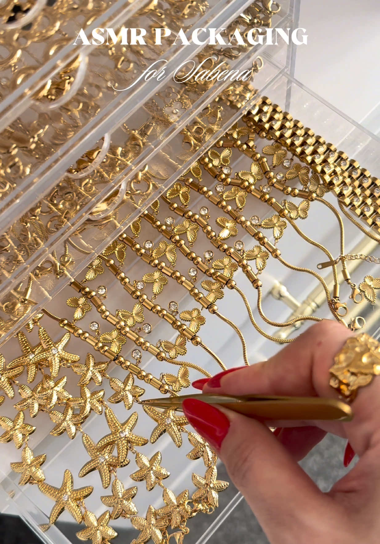 Sending a dose of shine to Sabena in the Canada!❤️Each piece is lovingly packed to bring a smile when unwrapped!🌲 💫 #asmr #asmrpackaging #orderpackaging #ukjewellery #asmrjewelrypackaging 