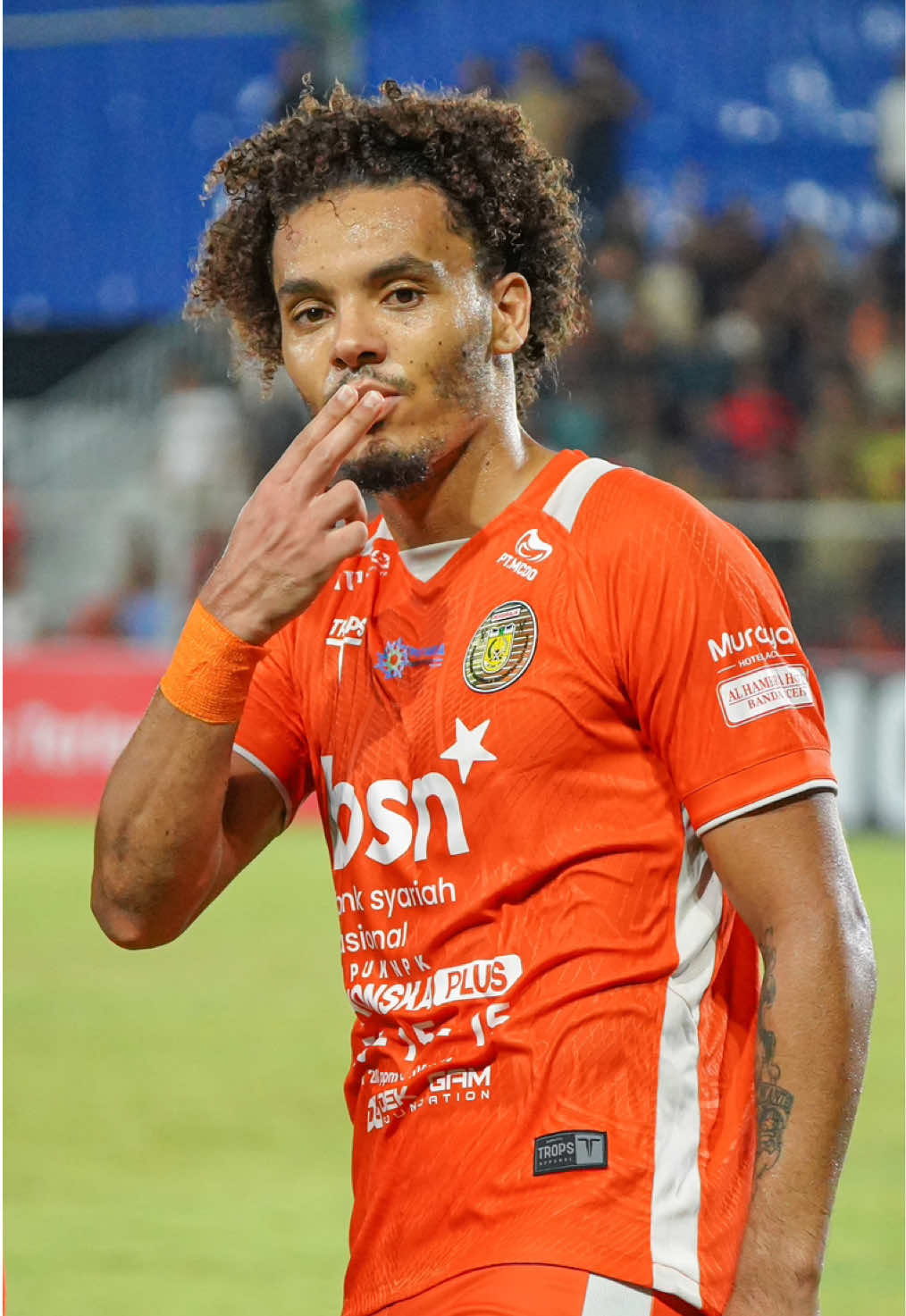 𝑪𝒐𝒏𝒏𝒐𝒓 𝒌𝒊𝒍𝒍 𝒕𝒉𝒆 𝒈𝒂𝒎𝒆! 🫶🏽🔥 Gol ke delapan Connor Flynn Gillespie untuk Laskar Rencong musim ini sekaligus mengunci kemenangan 3-1 Persiraja atas Sumsel United. Lantak Laju! 🧡 #PERSIRAJA 👑