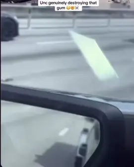 Why unc destroying that gum 😂😂