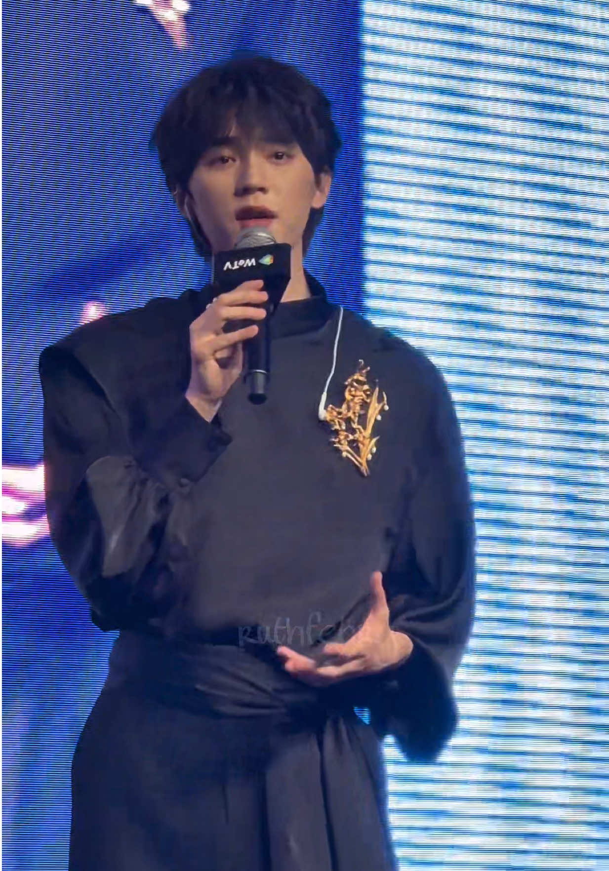 It’s You cover by Zhou Yiran #zhouyiran周翊然 #wetvindonesia #fanmeetingzhouyiran #alwaysmore 