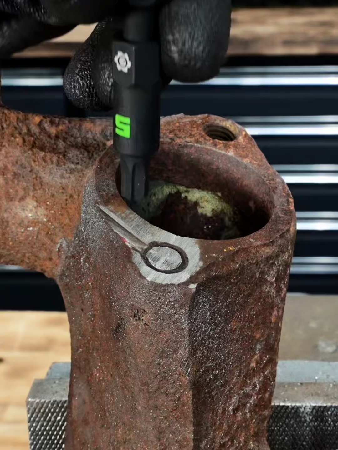 This is how to remove an exhaust manifold stud that’s snapped off flush or completely seized in place. First, we used our GripEdge G-FORS Broken Bolt Extractor (Part Number: BBX14S). Then we followed up with our GripEdge G-FORS Socket Extractor (Part Number: XAM9S). Both extractors use a straight-cut, non-tapered design that lets you tighten or loosen to break a seized fastener free. After that, our G-FORS removal system pushes the fastener cleanly off the extractor for a quick and easy extraction process. #mechanictools #dieselmechanic #exhaustmanifold #boltremoval #gripedge