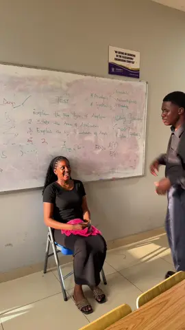 E no normal 😭🤲😂 #university #thtkidtomi 