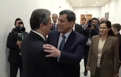 بالفيديو رئيس حكومة اقليم جنوب كوردستان مسرور بارزاني يستقبل القائد العام لقوات سوريا الديمقراطية قسد فخامة الجنرال مظلوم عبدي في منتدى السلام والامن في الشرق الأوسط MEPS 2025 بدهوك #كوردستان #سوريا #fyp #explore #مسعود_البارزاني 