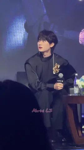 Panjang yahhhh Biar puas lihat Zhou YiRan hafalin pantun 😂😂😂 Zhou Yiran di @WeTV Indonesia   #ZhouYiran #WeTVAlwaysMore2026 #WeTVIndonesia #WeTVBAZhouYiran #WeTVAlwaysMore 