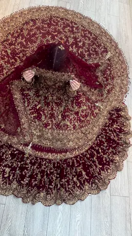 Instagram: dulhanbradford  #indianbridal #indianfashion #indianlehngas #indianbridalwear #indianbride                            