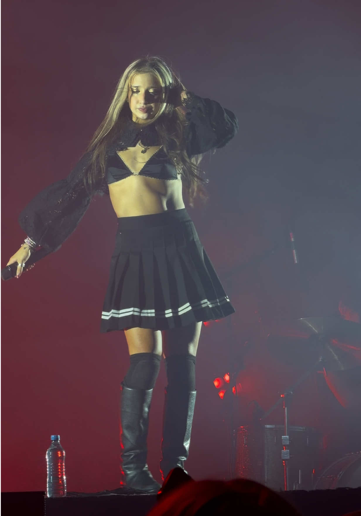 „Darlin', can I be your favorite?“ @Isabel LaRosa  #isabellarosa #psychopomptour #favorite #cologne