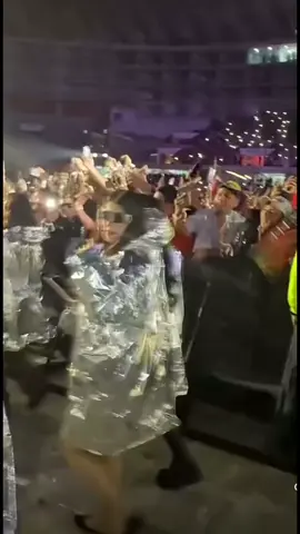 Zully casi no aparece… ¡la dejaron para el final!” #zully #chakira #