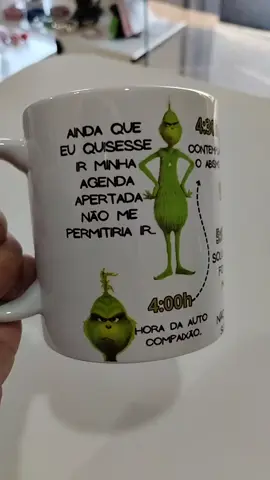 Você encontrou a caneca perfeita para presentear neste Natal 🥶🥰🥰 #natal#caneca#grinch#christmas 