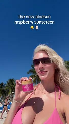 Vacation essential @ALOESUN #aloesun #aloesunscreen #beach #bikini #florida 