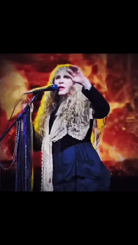 and i think it’s time you switch 😮‍💨 #stevienicks #fleetwoodmac #capcut #capcut_edit #fyp 