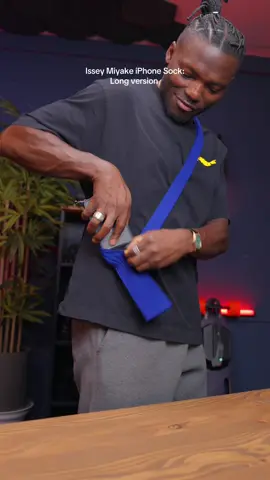 Part 2: Issey Miyake iPhone Pocket … the long edition! Ok this one is nicer but still, would you rock it ?  #iphoneaccessories #isseymiyake #iphonepocket 