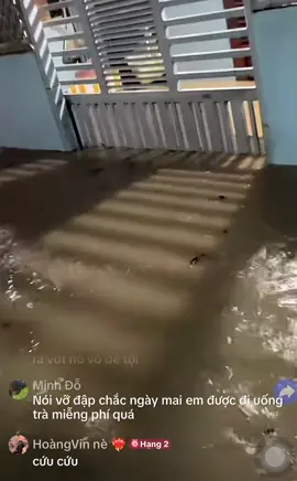 Khánh Hoà - Nha Trang ngay đường ray xe lửa nước dâng mưa ko ngừng #khanhhoa #nhatrang #lulut 