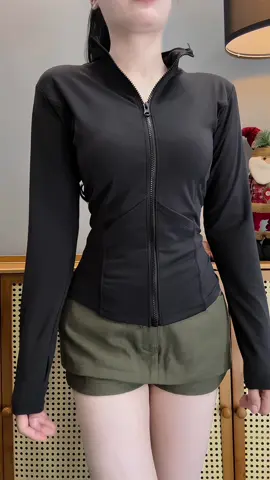 Màu đen vẫn là chân ái #xuhuong2025 #xuhuong #xuhuongtiktok 