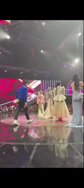 Manis banget senyum nya pak ketuaaaa#milenofficial #mila #valen #milen #da7 