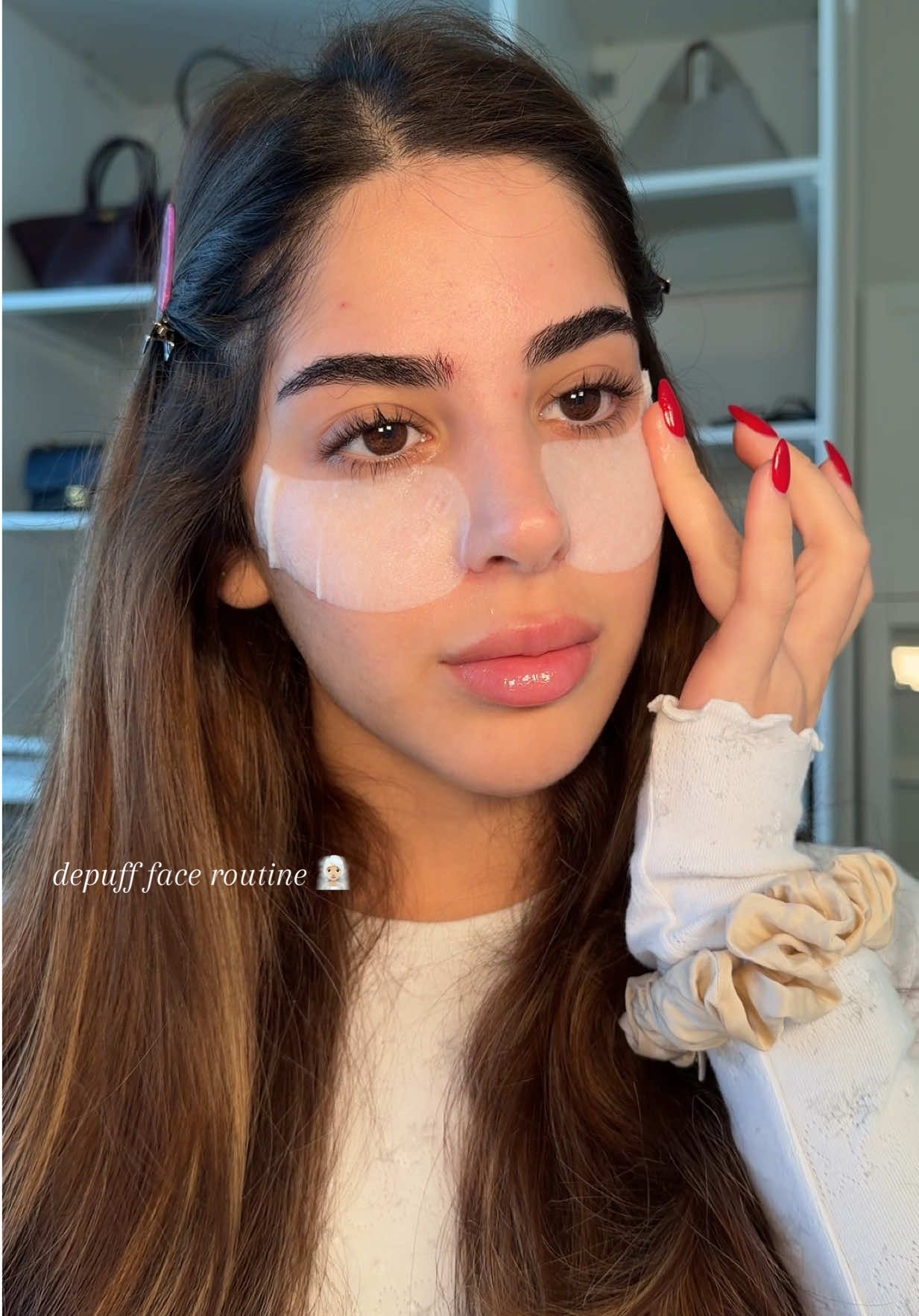 anyone else wake up with the puffiest face in the morning?! Like who is she #skincare #morningroutine  @medicube global booster pro @ELEMIS UKI pro collagen toning mist @Caudalie beauty elixir  @Garnier eye mask @Tatcha US serum @Olehenriksen peptide moisturiser