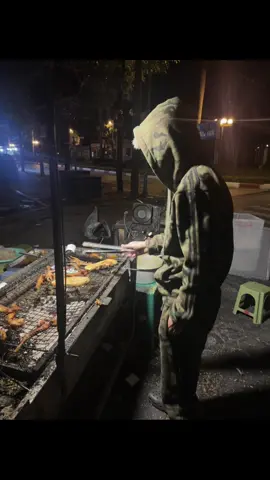 Anh ban chan ga may man