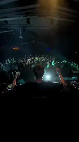 CLASSICAL MUSIC x TECHNO 🤯 when you remix Vivaldi and the crowd goes INSANE 🎻🥵 Rate this remix from 1-10 🔥 Send this to any classical music lover ❤️ Tap “add” on audio to save it on Spotify 🫶 #vivaldi #techno #classicalmusic 