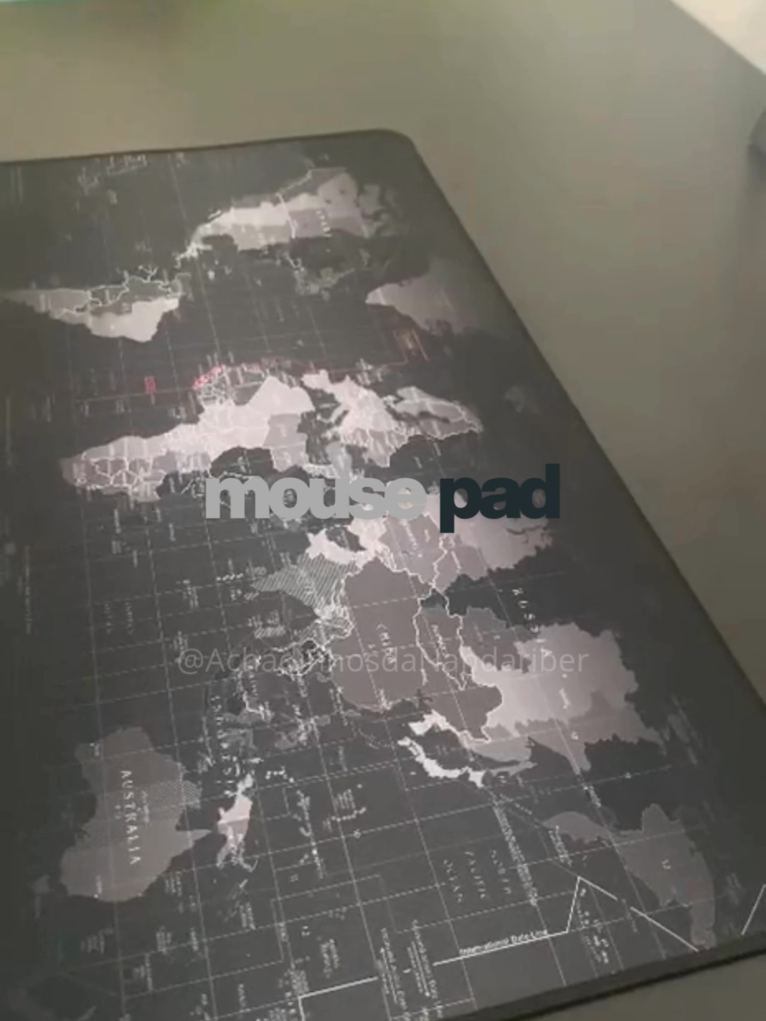 🖥️🔥 mouse pad gamer é perfeito para quem quer mais precisão, mais espaço e um visual incrível na mesa — seja para jogar, estudar ou trabalhar. Disponível em vários modelos, incluindo mapa, PUBG, temas gamer e versões minimalistas. A base antiderrapante garante que ele não escorregue, e a textura suave melhora a precisão do mouse. ✔ Super confortável ✔ Ideal para games, home office e estudos ✔ Estampa resistente e de alta qualidade ✔ Tamanho perfeito para setups profissionais Link: https://s.shopee.com.br/4AsG2FCJE5 #mousepad #mousepadgamer #setupgamer #setupclean #desksetup #pubg #gamingbrasil #produtividade #escritorio #homeoffice #achadosnashopee #tiktokmefezcomprar #fy #foryou #paravoce #viral