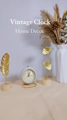 You will love this vintage alarm clock with night light for only P195!! Perfect for your desk and bedside. #alarmclock #fyp #aesthetic  #vintageclock #aestheticclock 