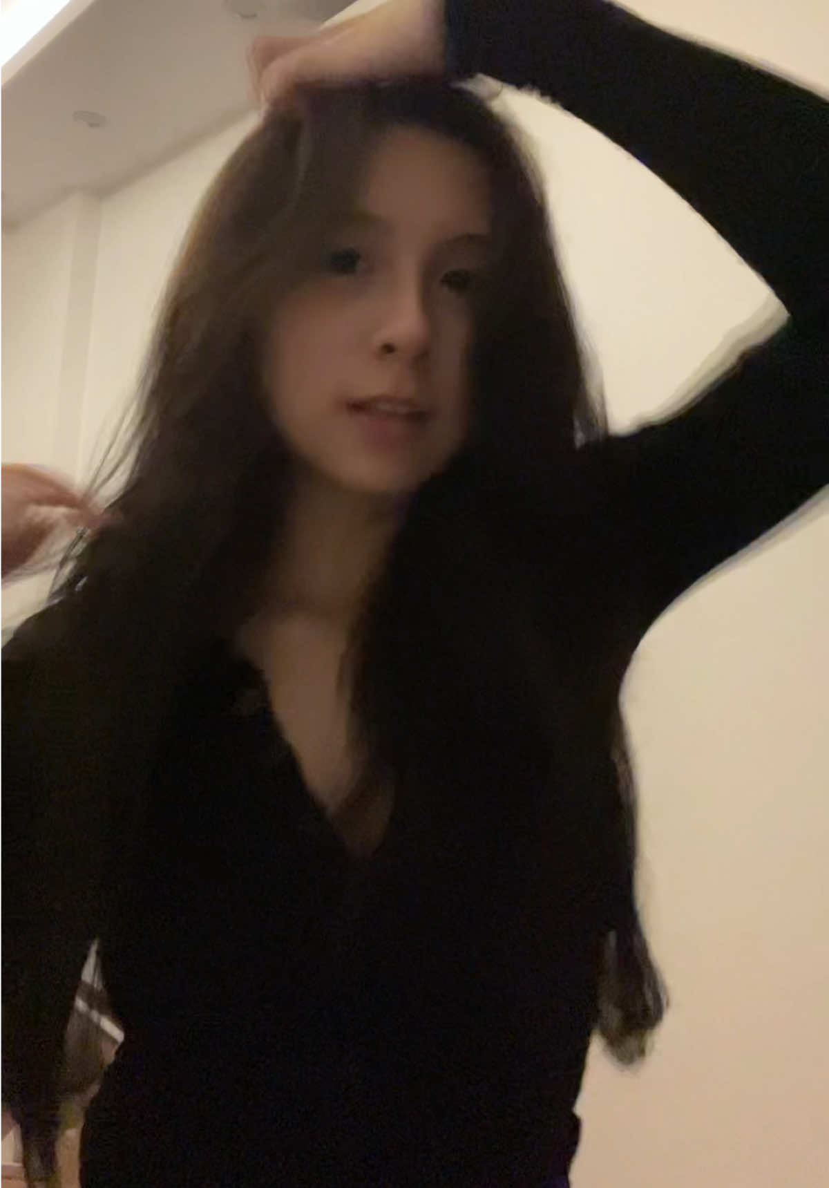 Chị em mặt vuông khởi