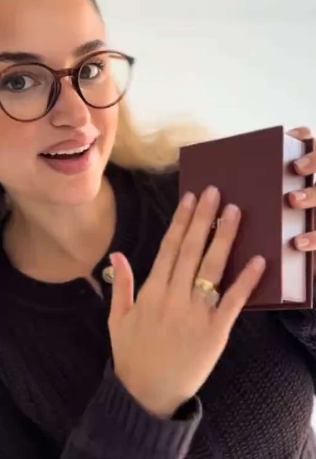 Sometimes happiness really does come in packages ✨ #UnboxingMoment #SmallJoys