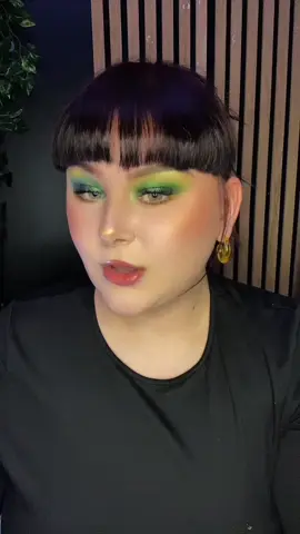 Et vous vous connaissez la marque @Juvia’s Place ?👀 #makeup #mua #review #juviasplace #fyp 