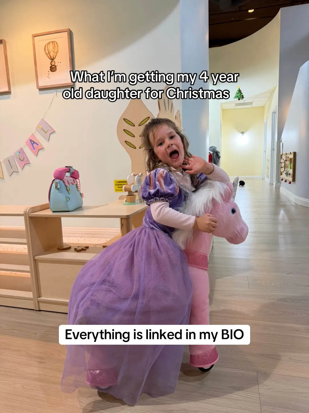 Let me know your daughters must have gift this year ?  #toddlergirlgiftideas #girlgiftideas #kidsgiftideas #kidsgiftguide #giftguide 