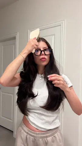 Asmr hair wash day + at home blowout routine vlog w the new @Olaplex healthy hair cleansing gift set 🤍🫧 #haircare #asmrsounds #routine #olaplexpartner #Vlog 