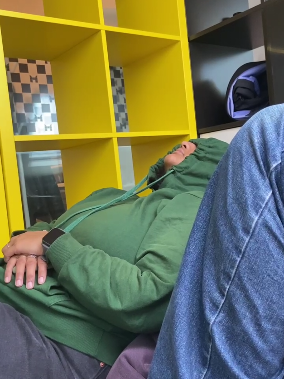 no, this is not admissible in any performance review 🙂😎 #officehumor #afternoonnaps #9to5life #sleepygirl 